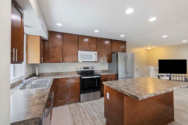 8117 Florida Court N, Brooklyn Park, MN 55445
