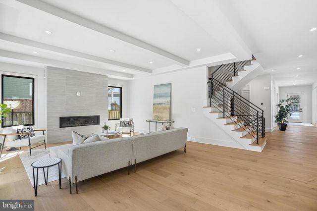 2107 GREENWICH ST, Falls Church, VA 22043