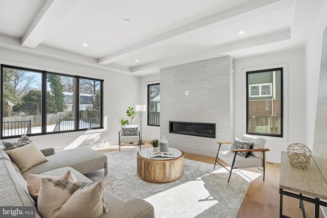 2107 GREENWICH ST, Falls Church, VA 22043