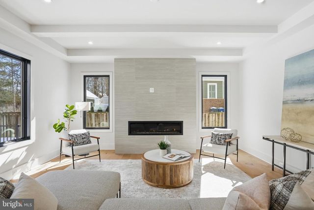 2107 GREENWICH ST, Falls Church, VA 22043