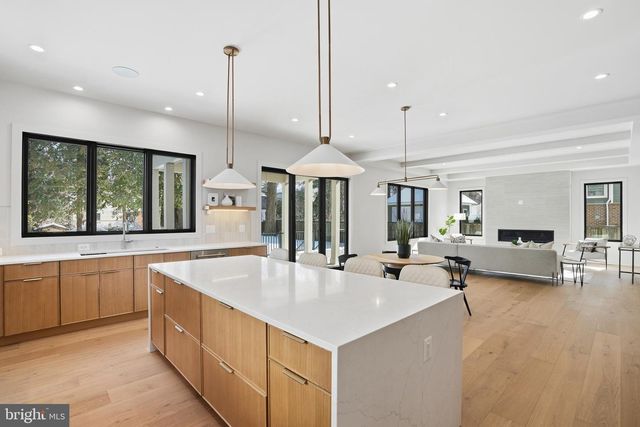 2107 GREENWICH ST, Falls Church, VA 22043