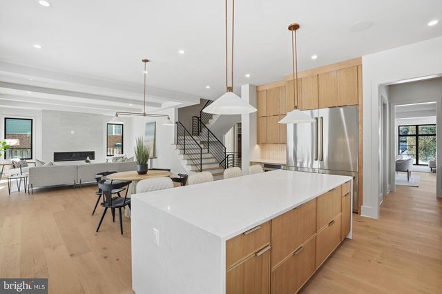 2107 GREENWICH ST, Falls Church, VA 22043