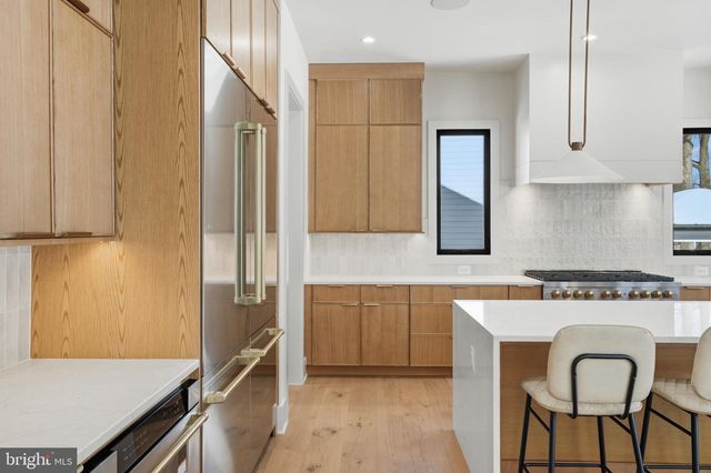 2107 GREENWICH ST, Falls Church, VA 22043