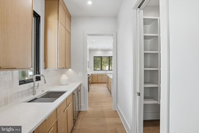 2107 GREENWICH ST, Falls Church, VA 22043