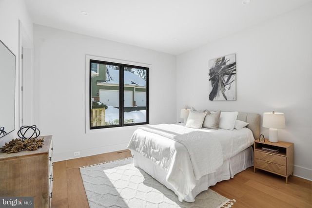 2107 GREENWICH ST, Falls Church, VA 22043