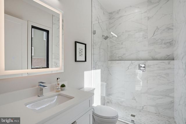 2107 GREENWICH ST, Falls Church, VA 22043