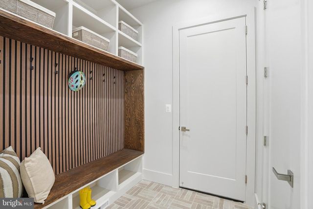 2107 GREENWICH ST, Falls Church, VA 22043