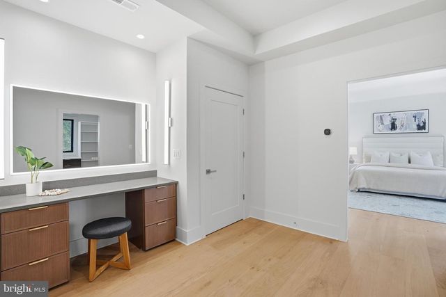 2107 GREENWICH ST, Falls Church, VA 22043