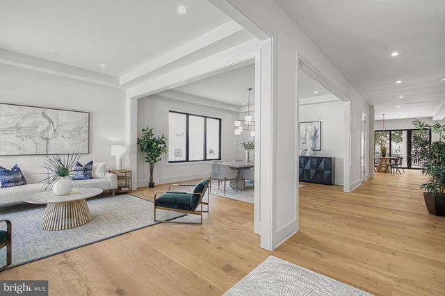 2107 GREENWICH ST, Falls Church, VA 22043