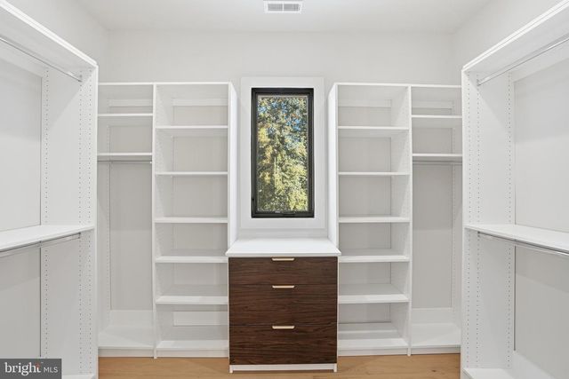 2107 GREENWICH ST, Falls Church, VA 22043