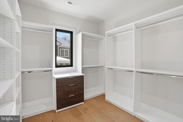 2107 GREENWICH ST, Falls Church, VA 22043