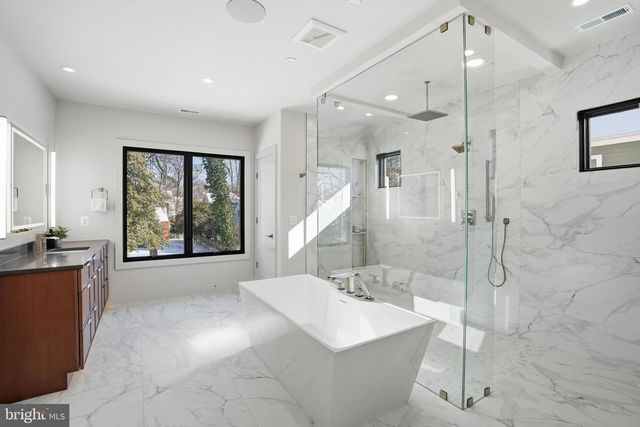 2107 GREENWICH ST, Falls Church, VA 22043