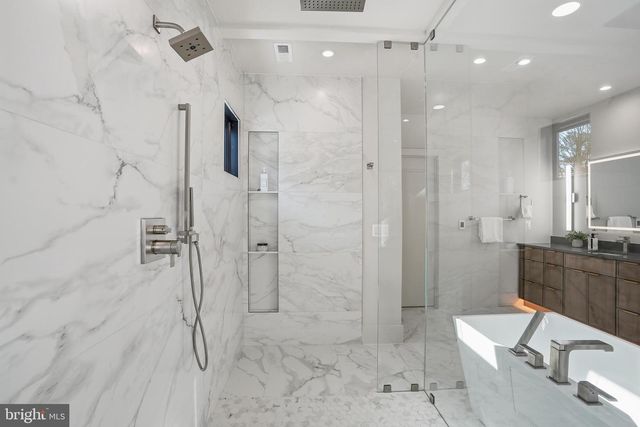 2107 GREENWICH ST, Falls Church, VA 22043