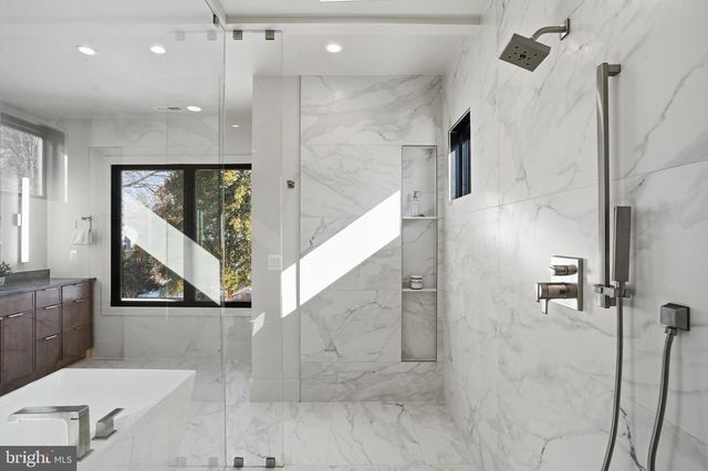 2107 GREENWICH ST, Falls Church, VA 22043