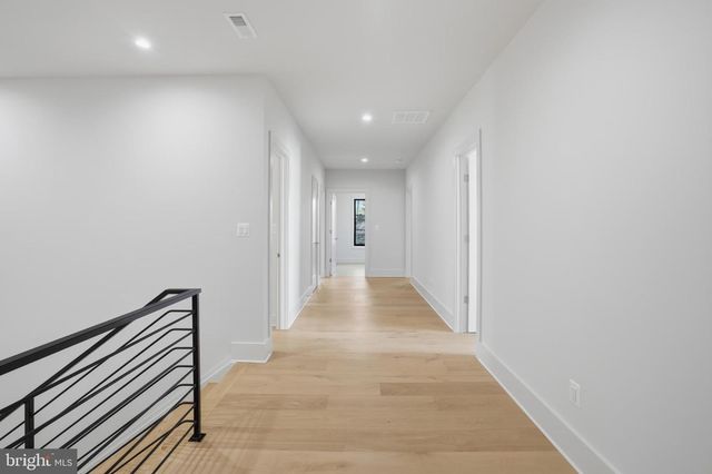 2107 GREENWICH ST, Falls Church, VA 22043