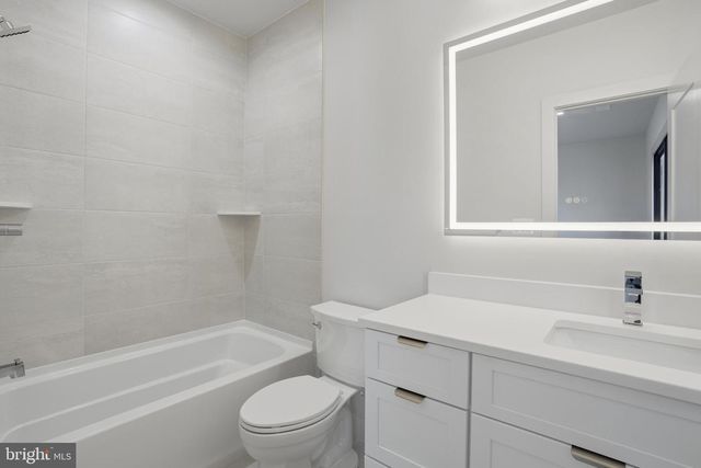 2107 GREENWICH ST, Falls Church, VA 22043