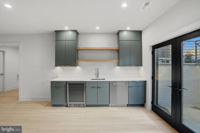 2107 GREENWICH ST, Falls Church, VA 22043