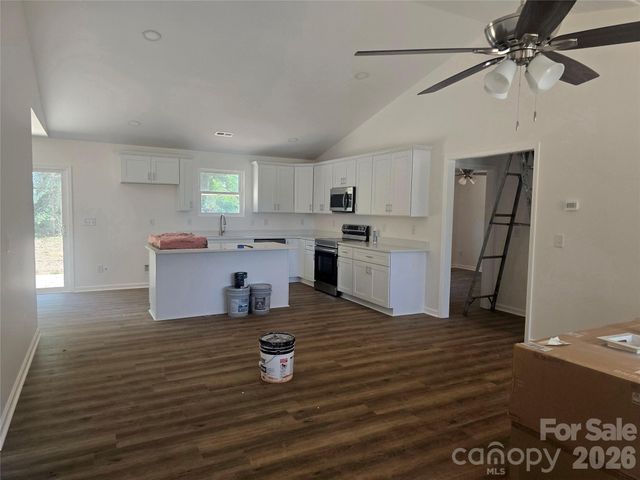 356 14th Avenue SW, Hickory, NC 28602