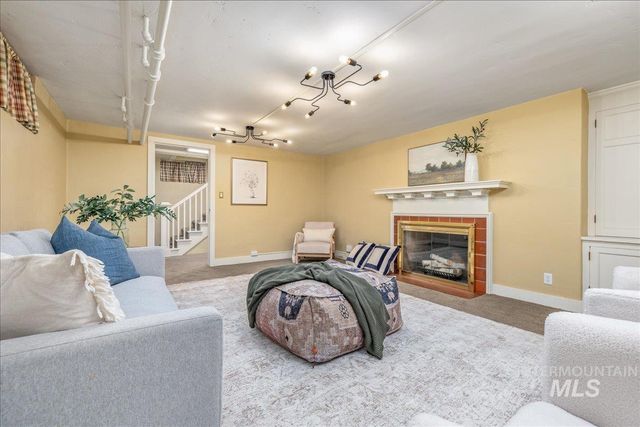 1424 E Warm Springs Ave, Boise, ID 83712