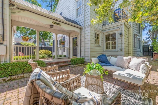 1424 E Warm Springs Ave, Boise, ID 83712