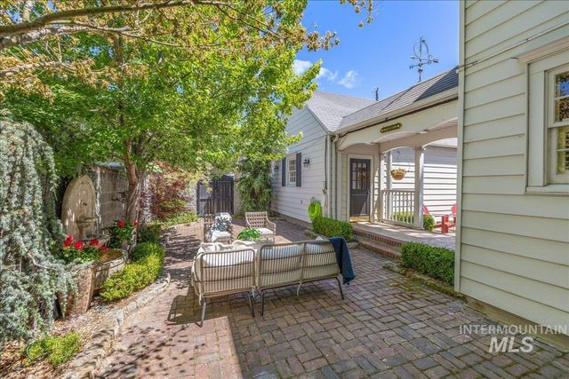 1424 E Warm Springs Ave, Boise, ID 83712