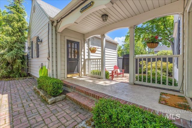 1424 E Warm Springs Ave, Boise, ID 83712