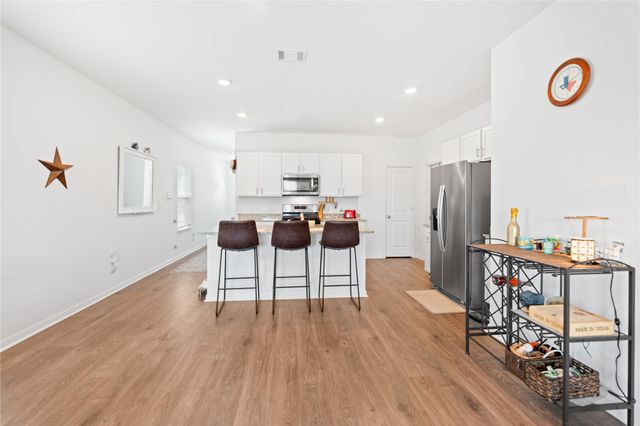 143 Santa Rosa LN, Buda, TX 78610