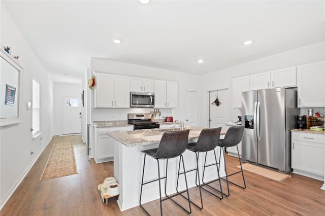 143 Santa Rosa LN, Buda, TX 78610