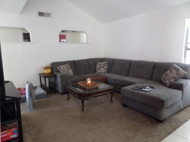 1288 E Loma Linda Avenue, Fresno, CA 93720