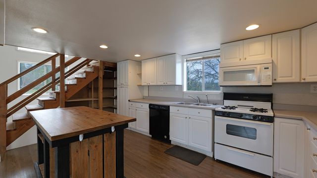 509 Derby Road, Eagle Point, OR 97524