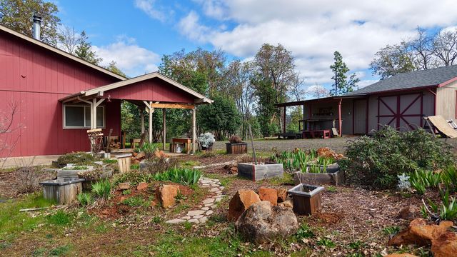 509 Derby Road, Eagle Point, OR 97524