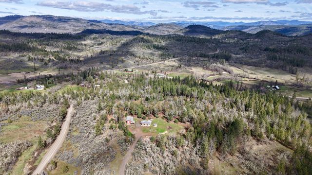 509 Derby Road, Eagle Point, OR 97524