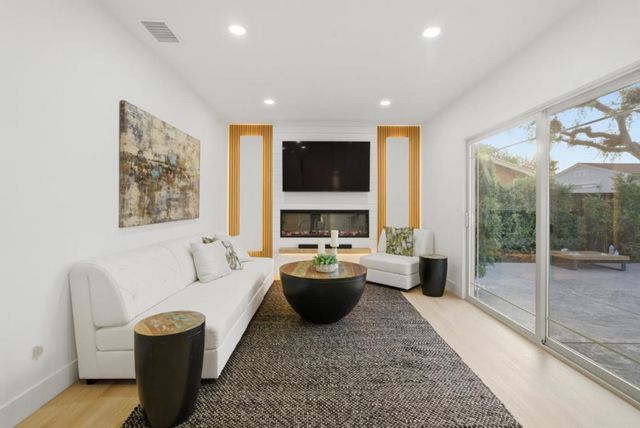 1497 Meadow Glen Way, San Jose, CA 95121