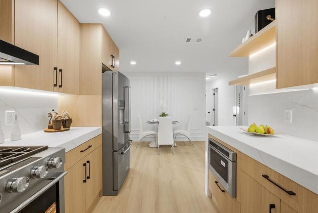 1497 Meadow Glen Way, San Jose, CA 95121