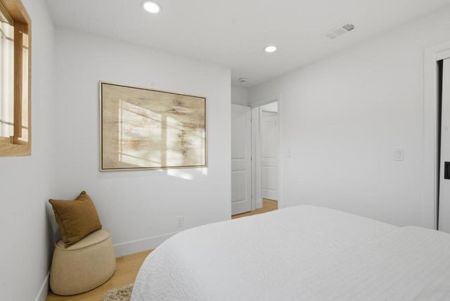 1497 Meadow Glen Way, San Jose, CA 95121