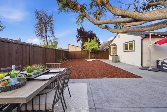 1497 Meadow Glen Way, San Jose, CA 95121