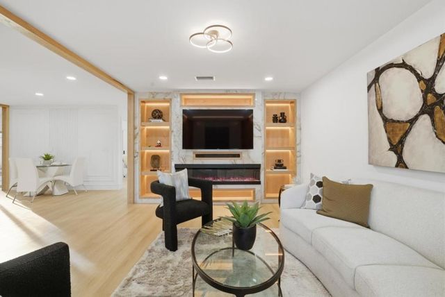 1497 Meadow Glen Way, San Jose, CA 95121