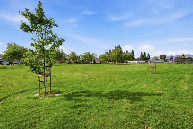 1497 Meadow Glen Way, San Jose, CA 95121