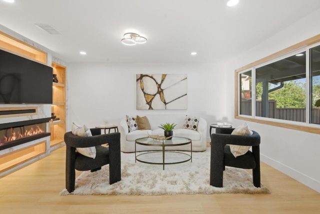 1497 Meadow Glen Way, San Jose, CA 95121