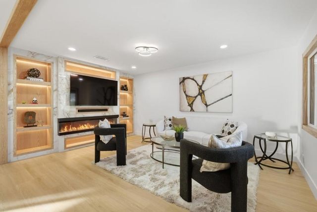 1497 Meadow Glen Way, San Jose, CA 95121