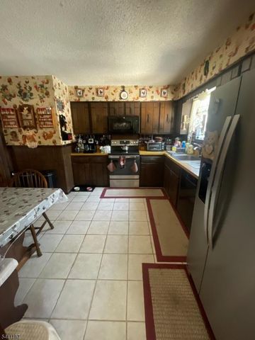 2212 Oakwood Ln, Waterford Twp., NJ 08004