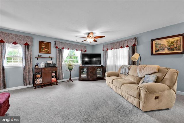 6315 BLUE FLAG AVE, Harrisburg, PA 17112