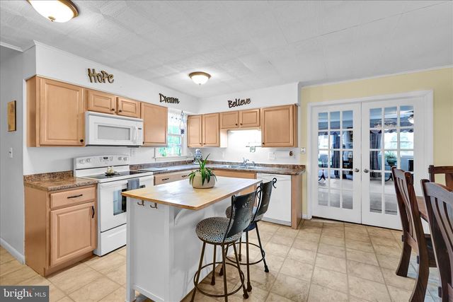 6315 BLUE FLAG AVE, Harrisburg, PA 17112