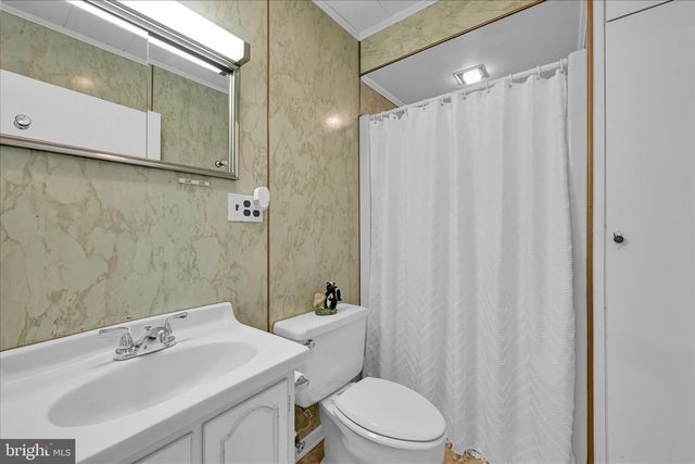 6315 BLUE FLAG AVE, Harrisburg, PA 17112