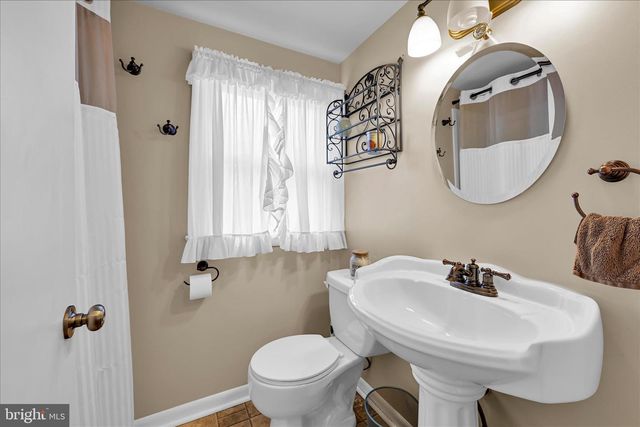 6315 BLUE FLAG AVE, Harrisburg, PA 17112