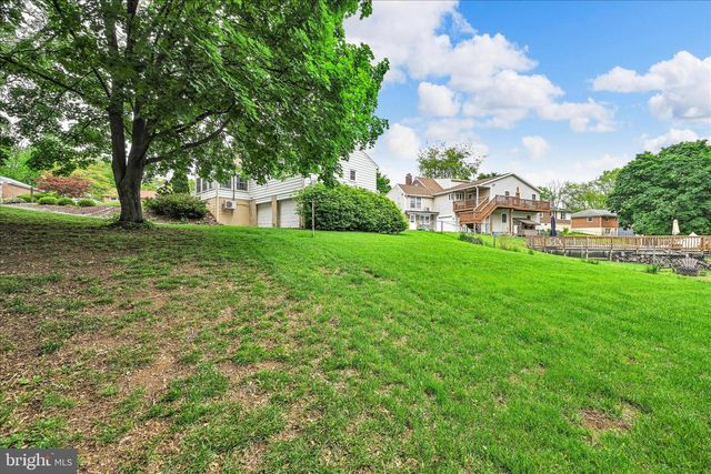 6315 BLUE FLAG AVE, Harrisburg, PA 17112