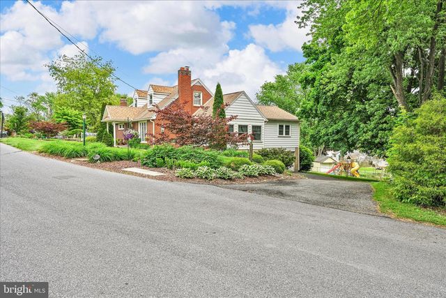 6315 BLUE FLAG AVE, Harrisburg, PA 17112