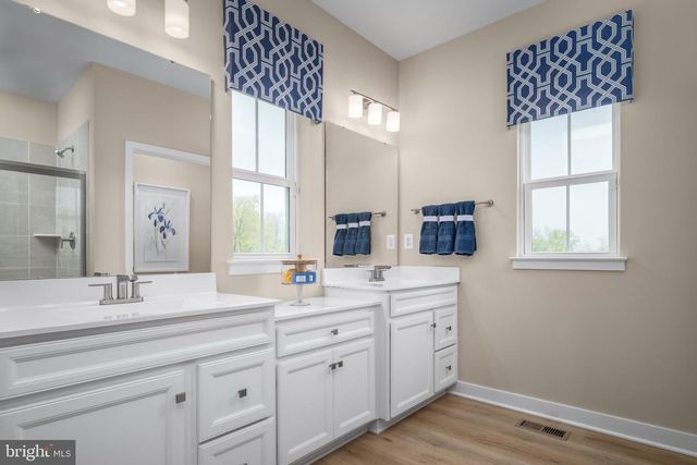1424 RECIFE CT, Martinsburg, WV 25403