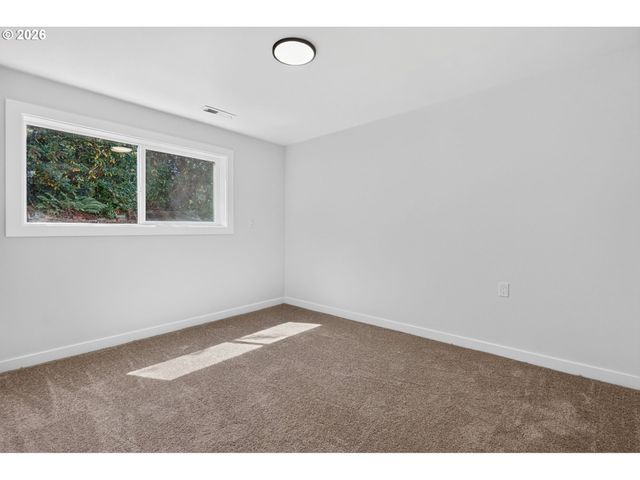 16006 Ne MORRIS Ct, Portland, OR 97230