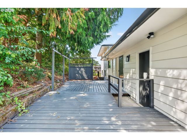 16006 Ne MORRIS Ct, Portland, OR 97230